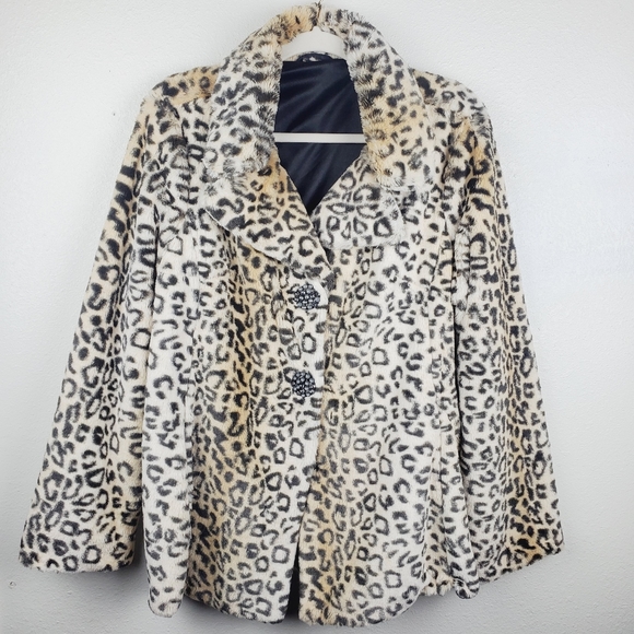 Chill Couture Jackets & Blazers - Chill Couture Faux Fur Cheetah Print Coat Jacket